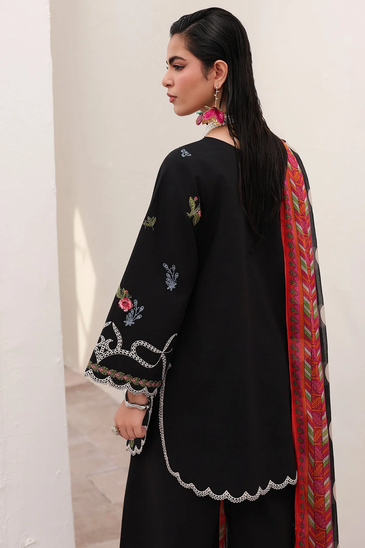 3-PC Stitched Embroidered Lawn Collection CNP-6-222 - Image 5