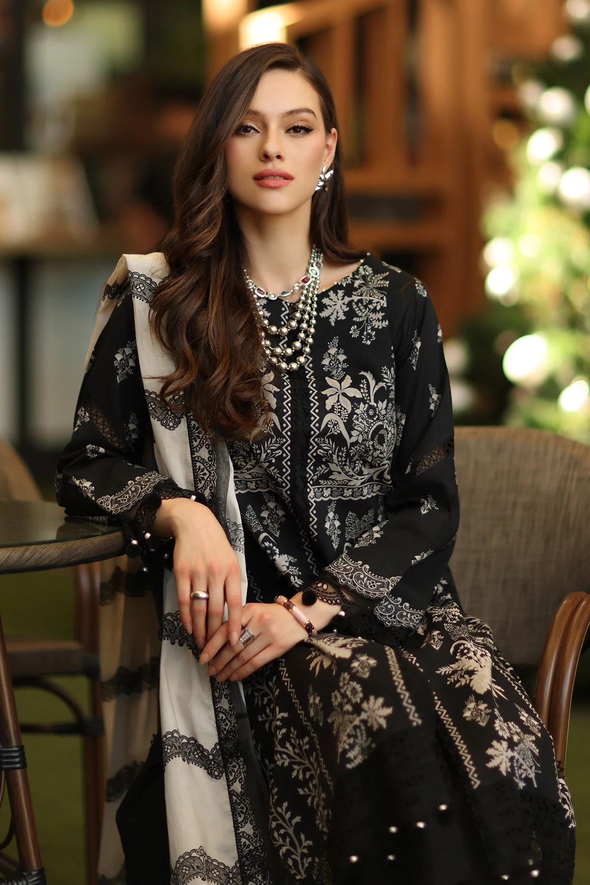 3-PC Stitched Embroidered Lawn Collection RN6-01 PSOK - Image 6