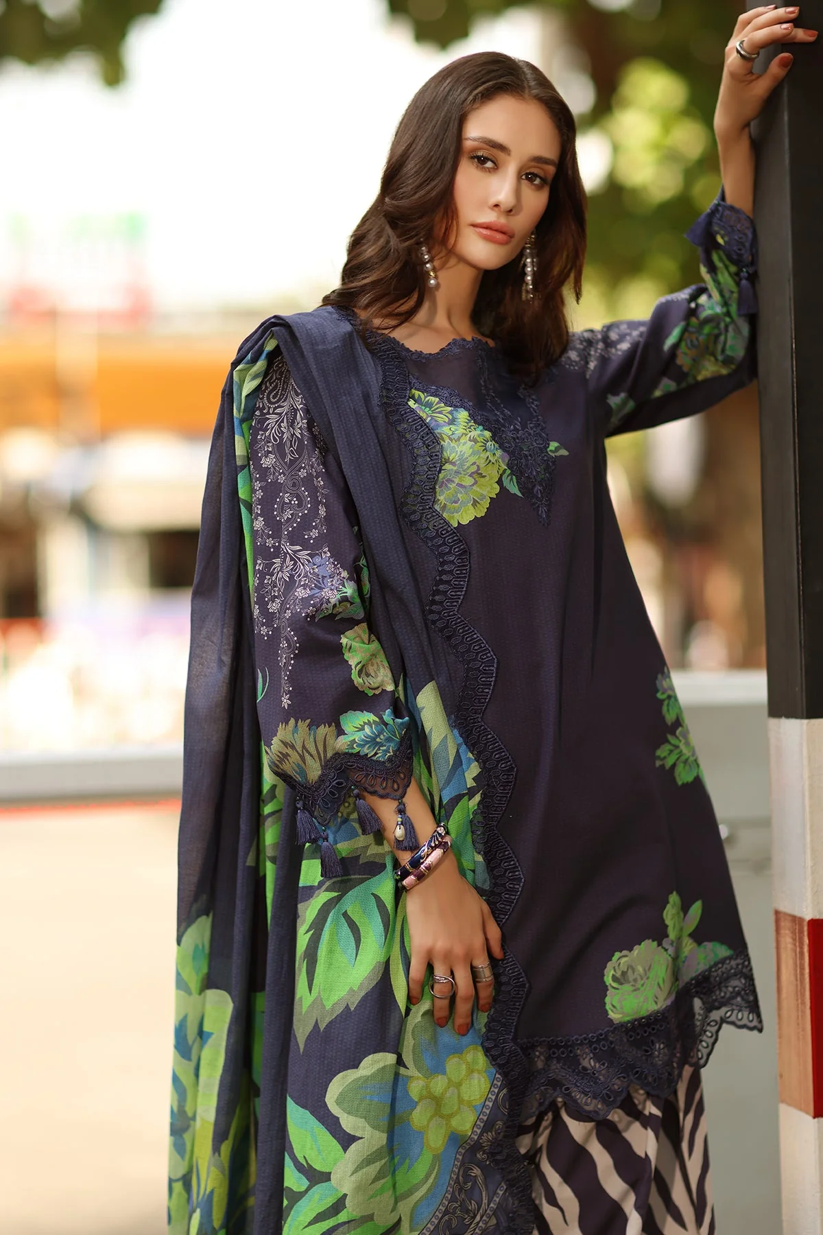 3-PC Stitched Embroidered Lawn  Collection RN6-07 PSOK - Image 2